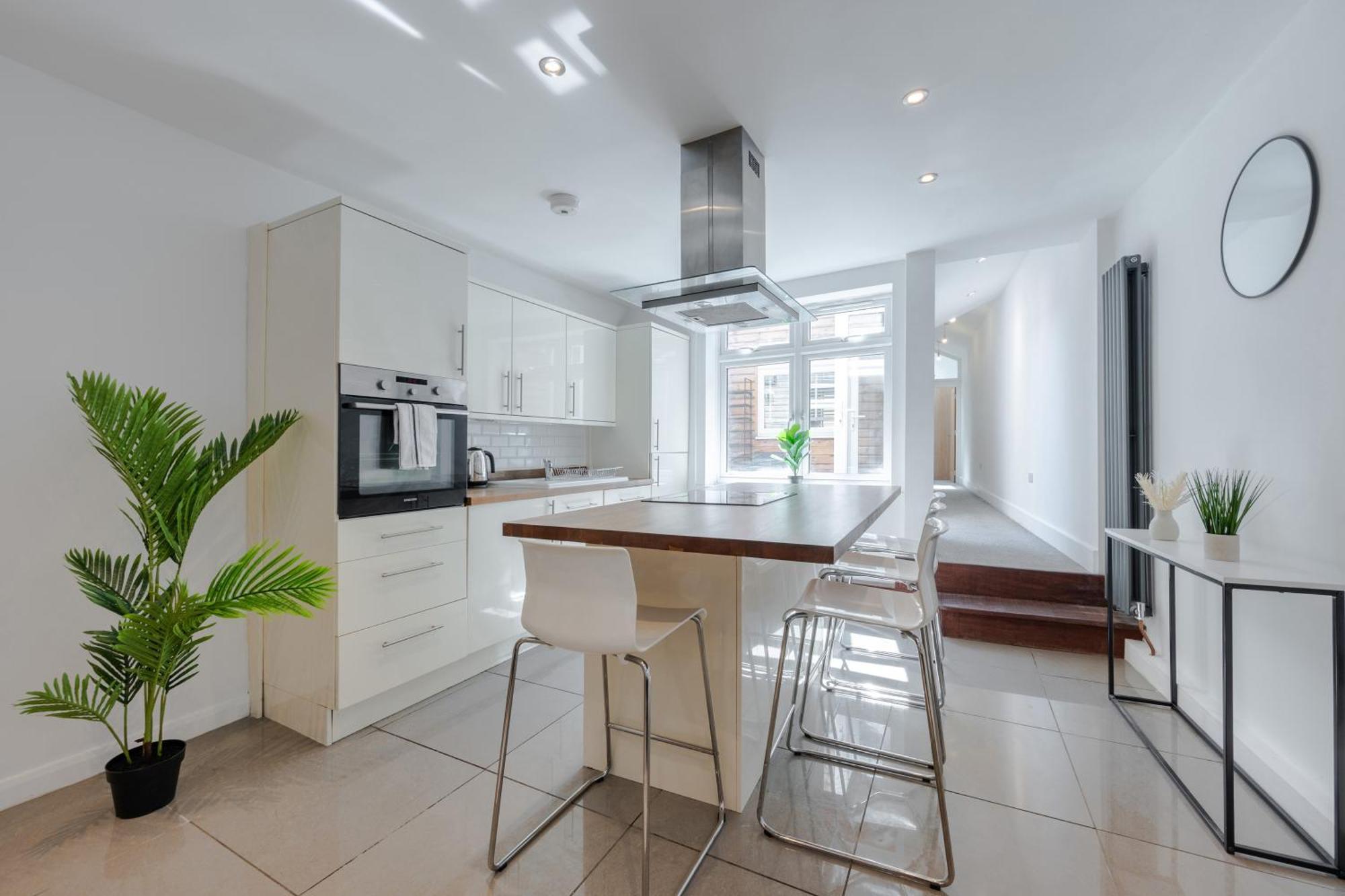 Stylish Two Bedroom Apartment By Central London With Garden Kültér fotó