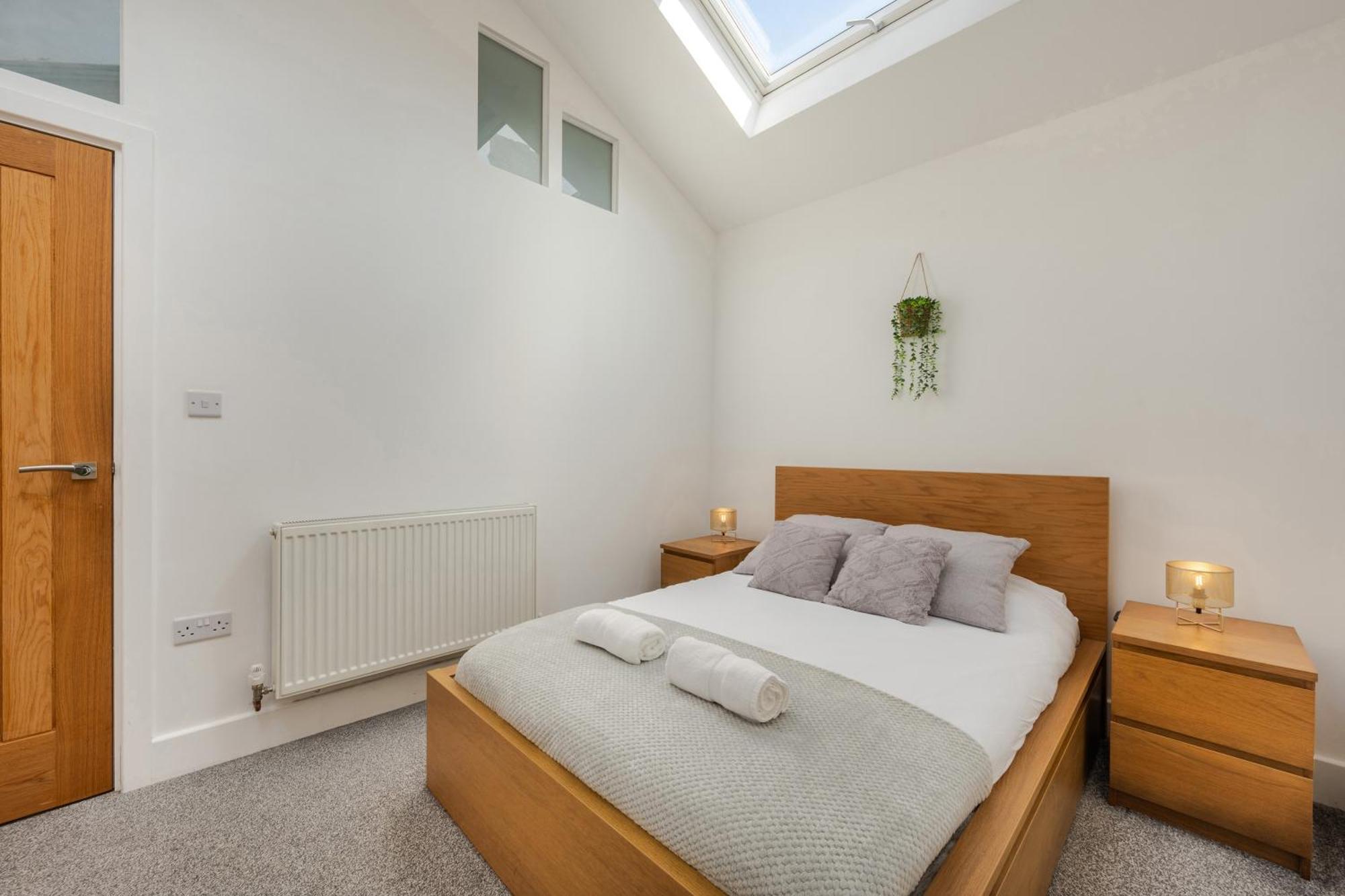 Stylish Two Bedroom Apartment By Central London With Garden Kültér fotó